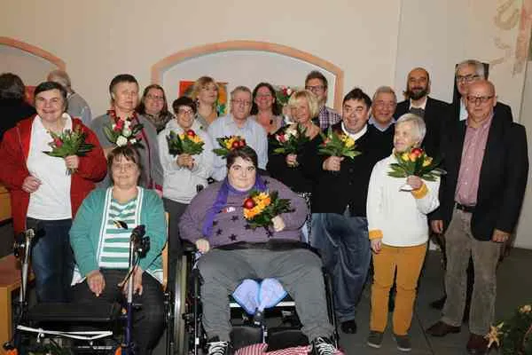 Bild: Vernissage im Bruderhaus „Farbtöne – Herztöne – Resonanz“