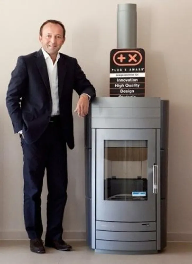 Modell: i-2060 Ing. Manfred Weiss, CEO der Haas+Sohn Firmengruppe, mit dem 4-fachen Plus-X-Awards-Gewinner.