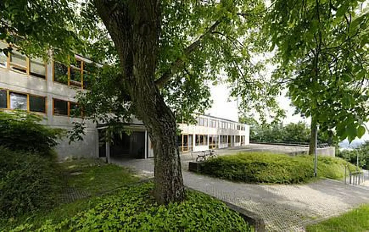 Eingang der HfG Ulm (Foto: Hans Engels)