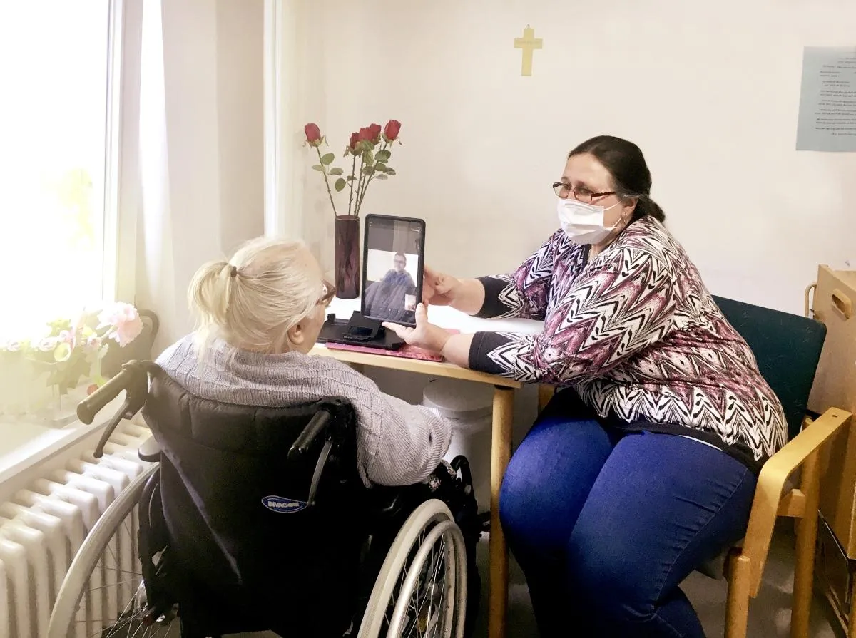 300 Kilometer Entfernung trennen die Bewohnerin von ihrem Neffen.