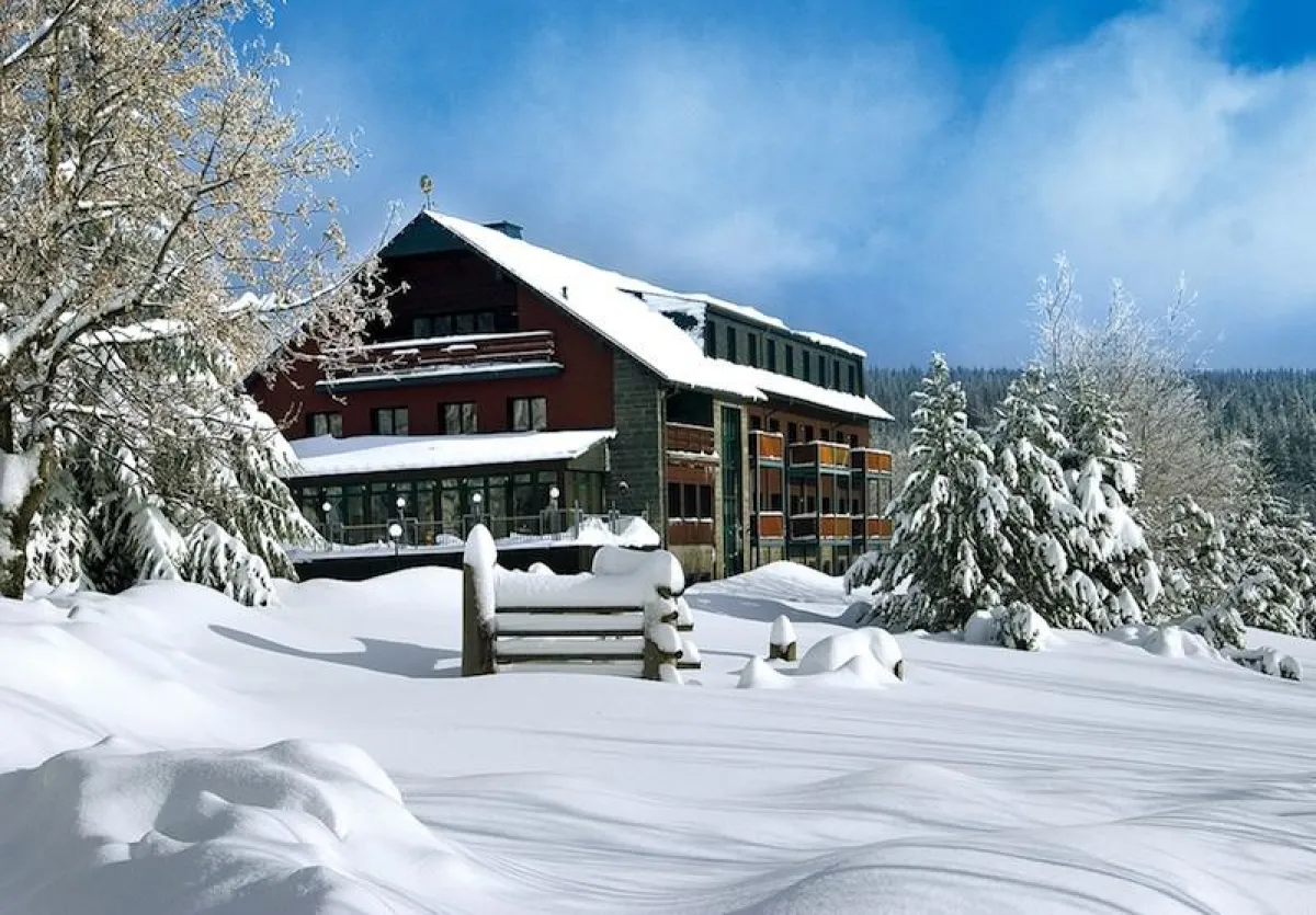 Das Appartementhotel Jens Weißflog im Winterkleid