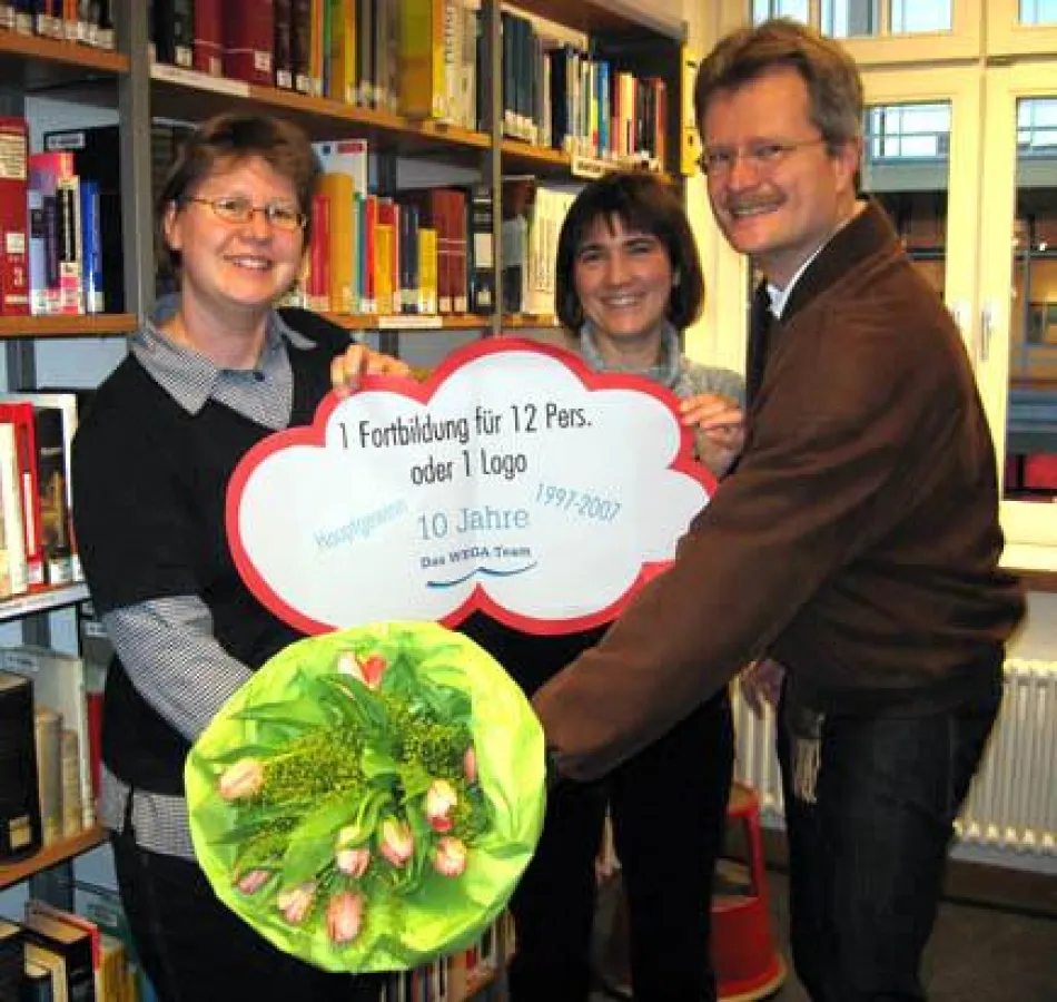 Gewinnerin Iris Kräutl mit Ilona Munique und Reinhold Burger, WEGA-Team
