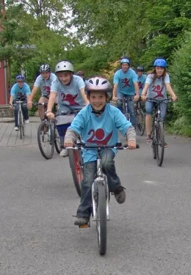 Bild: Auf Tour für Kinderrechte - Radstaffel vom Bodensee erreicht Berlin zum Weltkindertag