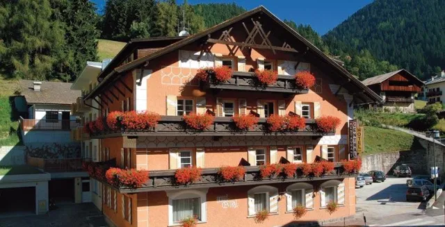 Bild: Hotel Central *** in Welschnofen am Karersee - Ihr Hotel in Südtirol