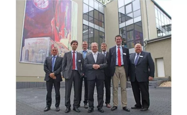 Ministerpräsident Dr. Haseloff lobt Innovationskraft von B2B-Beschaffungsplattform Bild: Ministerpräsident Dr. Haseloff lobt Innovationskraft von B2B-Beschaffungsplattform