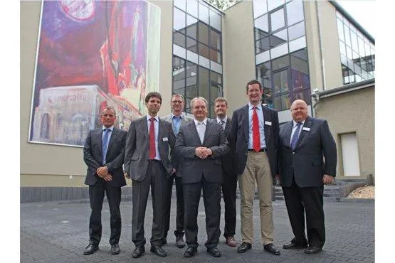 Ministerpräsident Dr. Haseloff lobt Innovationskraft von B2B-Beschaffungsplattform Bild: Ministerpräsident Dr. Haseloff lobt Innovationskraft von B2B-Beschaffungsplattform