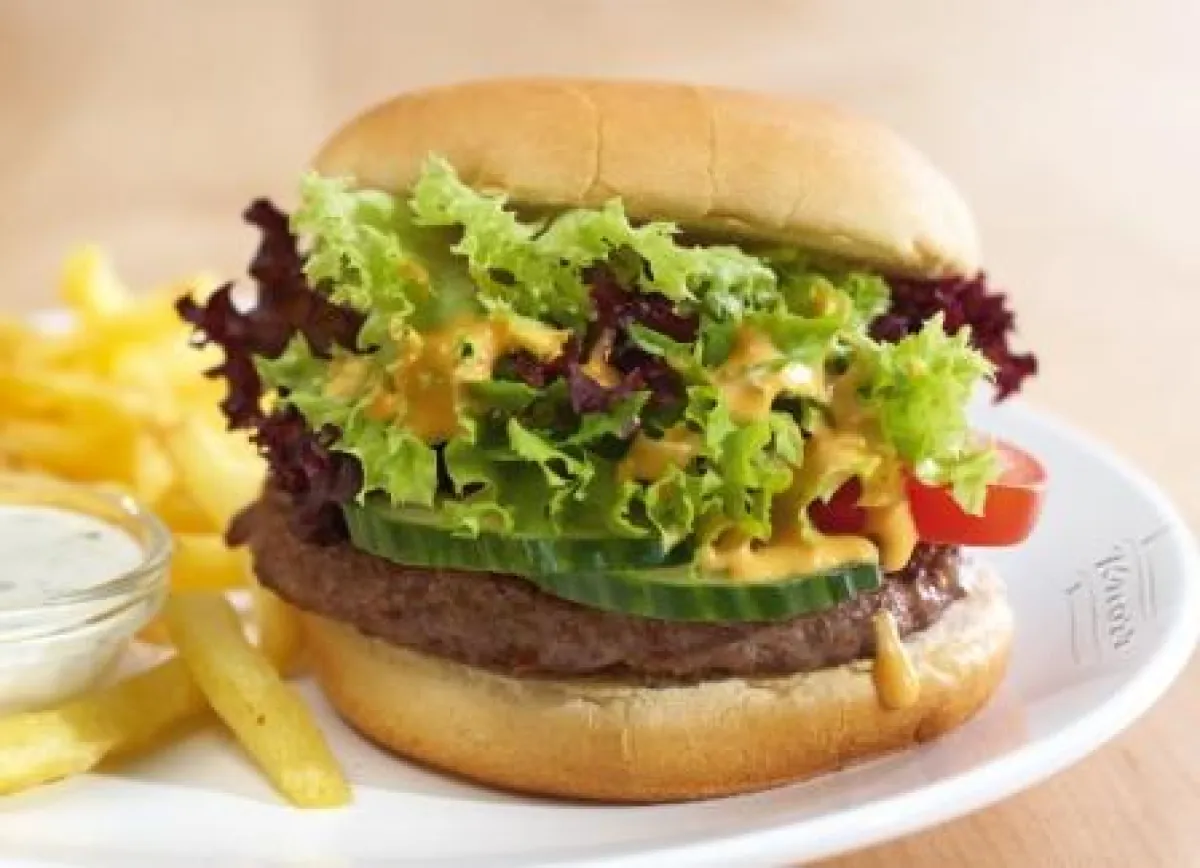 Lust auf light: Saftiger Hamburger mit Salat und leichtem Dressing