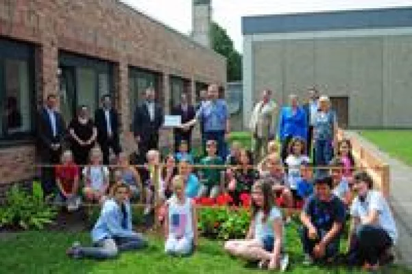Bild: PLANET 21 Day: Accor Hotels brachten Farbe in die Anne-Frank-Schule