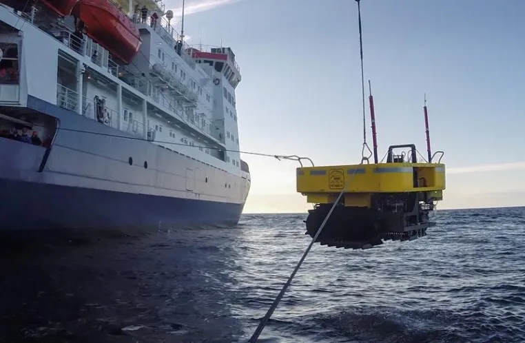Bild: AWI-Unterwasserroboter Tramper erfolgreich geborgen