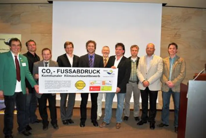 Bild: CO2NTRA-Förderprojekt „CO2-Fußabdruck“ der Energie-Initiative Rhön und Grabfeld e.V. kürt größten CO2-Sparer