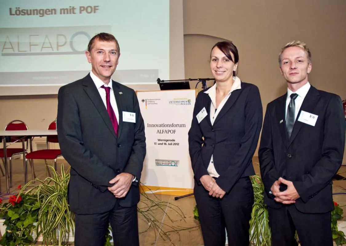 Bild (v.l.n.r.): Prof. Dr. Ulrich Fischer-Hirchert, Kristin Rost und André Zufelde.