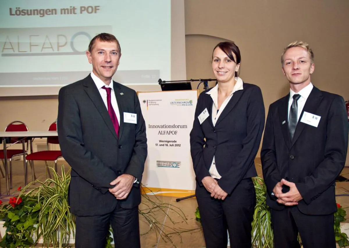 Bild (v.l.n.r.): Prof. Dr. Ulrich Fischer-Hirchert, Kristin Rost und André Zufelde.