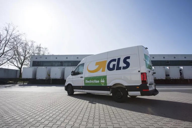 Bild: Positiver Ersteindruck: GLS testet VW eCrafter