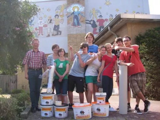 Bild: Offenbacher Jugend erfreut sich Dank der Zilch Malermeister über neue, farbenfrohe Wände.