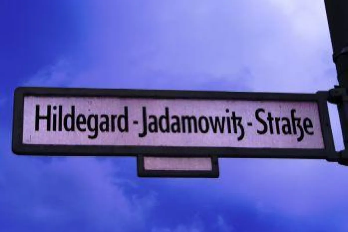 Die Strasse für eine Frau im Widerstand, Berlin-Friedrichshain - stadt im ohr