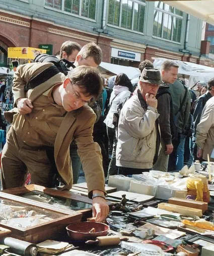 Bild: Riesenflohmarkt am Berliner Ostbahnhof