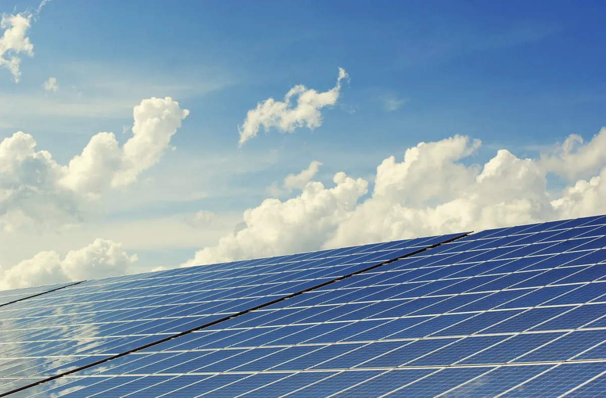 Die alphametall group bietet zahlreiche Produkte für den Wachstumsmarkt Solar an. (© alphametall/pixabay)