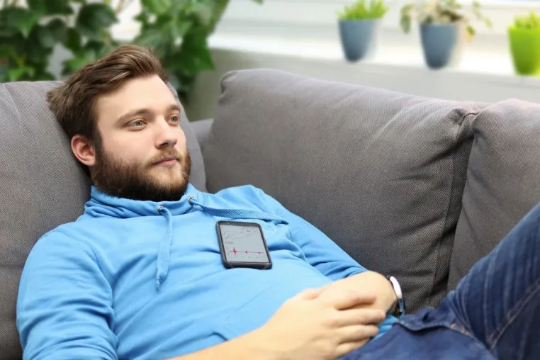 Bild: 24h-EKG war gestern - App des Fraunhofer IGD erkennt früher Herzerkrankungen