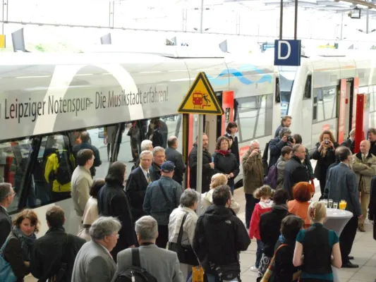 Bild: Gustav Mahlers „Wunderhörner“ ertönen im Notenspur-Zug