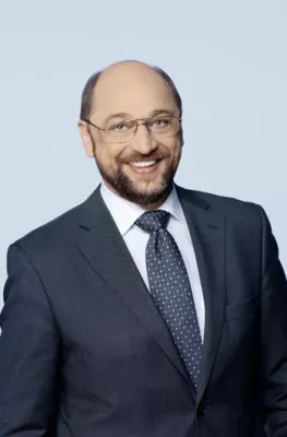 Bild: Endspurt-Kundgebung am 3.6. mit Martin Schulz, Franz Müntefering und Thorsten Schäfer-Gümbel in Wiesbaden