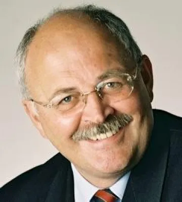 Bild: Dr. Wolfgang Schröder: "Führen ohne effektives Personalmanagement ist wie Singen ohne Text"