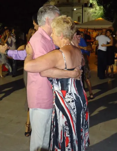 Tangoreisen La Rogaia 2013, Warum Tango tanzen fit und gesund hält Bild: Tangoreisen La Rogaia 2013, Warum Tango tanzen fit und gesund hält