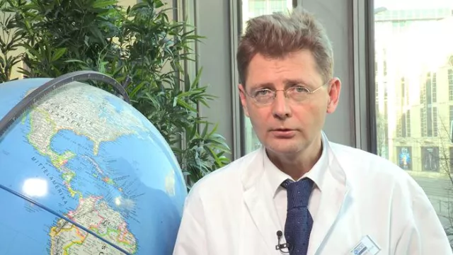 Bild: Das packt der Experte ein: Die Profi-Reiseapotheke vom Mediziner – Praktisches für unterwegs