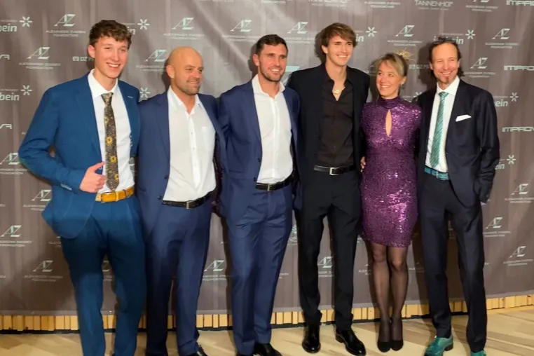 Mischa Zverev und Felbinger Herrenausstatter ziehen gemeinsam an! Bild: Mischa Zverev und Felbinger Herrenausstatter ziehen gemeinsam an!