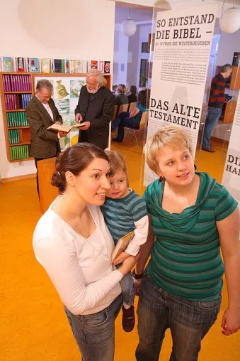 Bibelwerk: Prominente Gratulanten zum 200. Jubiläum Bild: Bibelwerk: Prominente Gratulanten zum 200. Jubiläum