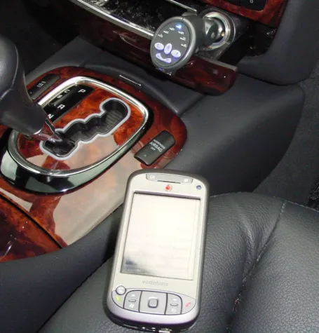 Endlich Kabellos im Auto telefonieren Bild: Endlich Kabellos im Auto telefonieren