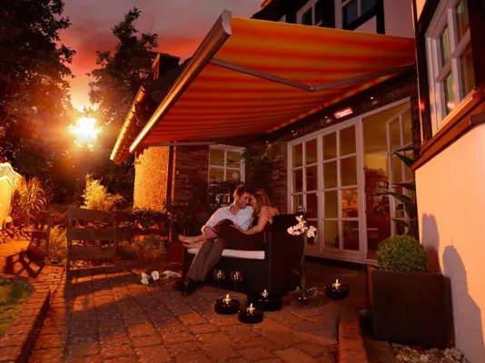 Bild: Urlaub im Garten dank Markise, Glasoase® und Co.