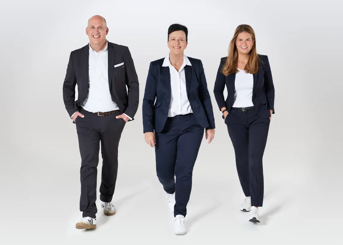 Das neue Führungsteam (v.l.): Mike Wüllner, Petra Welling, Verena Käuper (© ONLINE Systemlogistik)