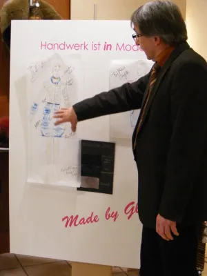 Bild: Handwerk ist in Mode - Pelzatelier Glock bei den Augsburg Open 2010