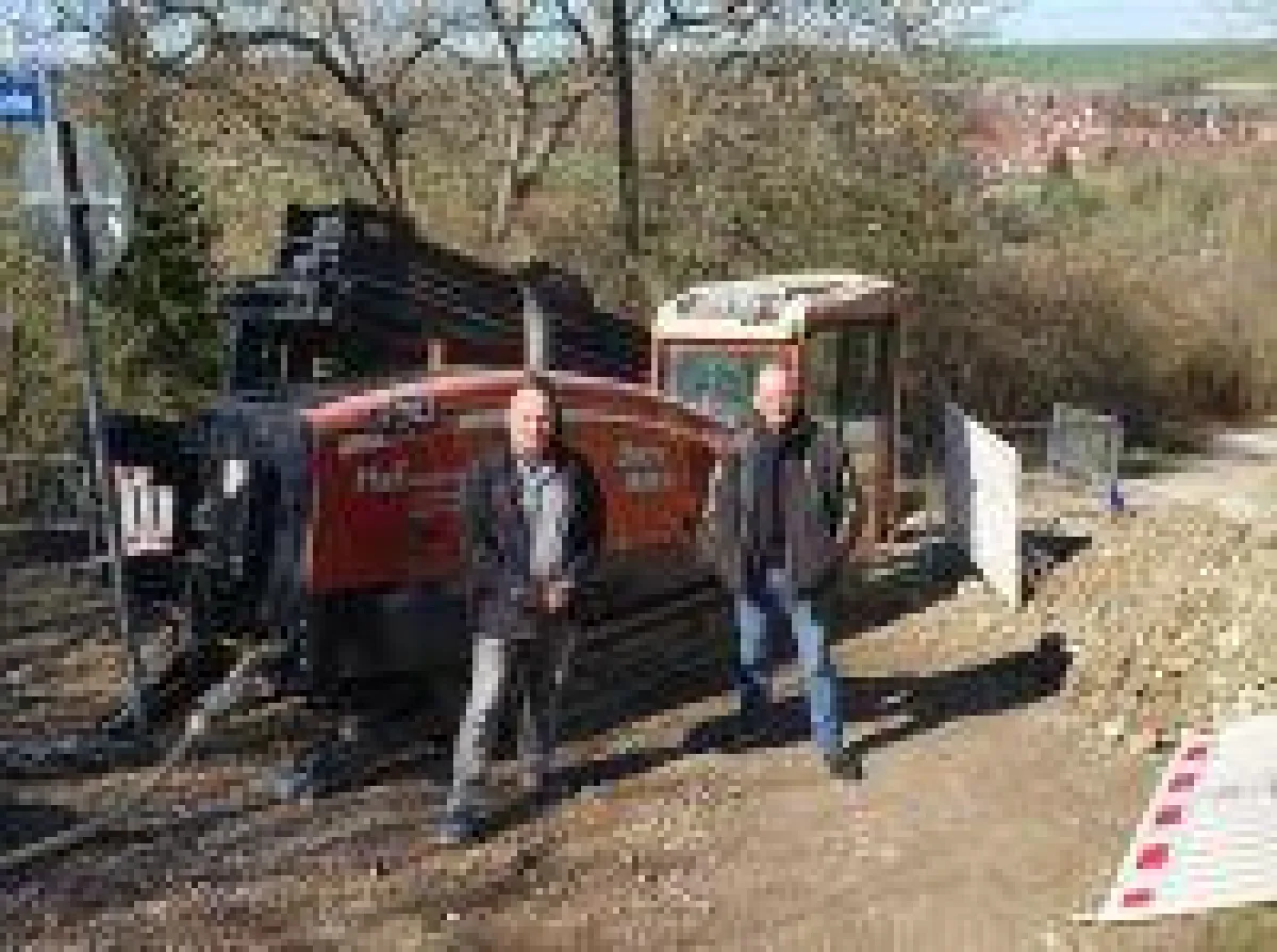 Geschäftsführer Thomas Heidler freute sich über den Besuch von Wirtschaftsminister Tiefensee auf der Baustelle.