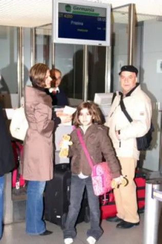 Bild: Eröffnung der neuen Flugverbindung von Berlin/Tegel direkt nach Pristina/Kosovo