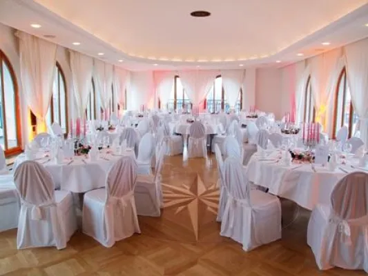 Bild: Traumhafte Locations für außergewöhnliche Hochzeitsfeiern im Angebot von „party all in“