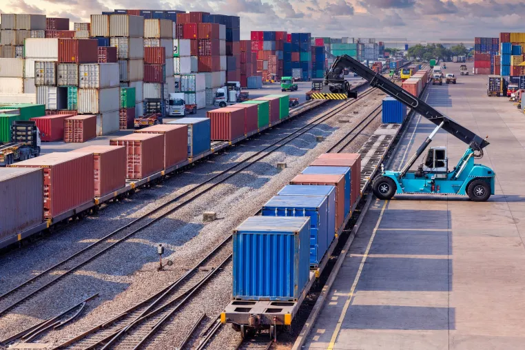 Bild: Bahntransporte aus China nach Deutschland: schnell, zuverlässig, sicher