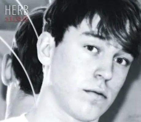 HERB und seine erste Single „Streit“. Ein 18-jähriger spricht Klartext. Bild: HERB und seine erste Single „Streit“. Ein 18-jähriger spricht Klartext.