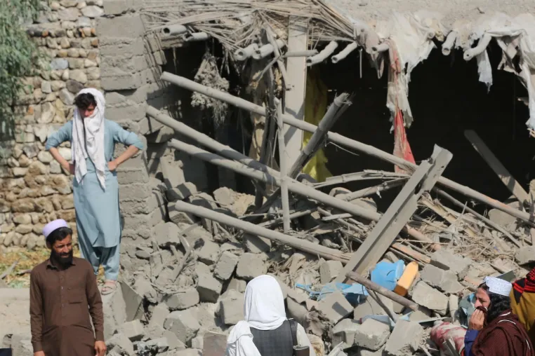 Erdbeben in Afghanistan: „Betroffene suchen mit bloßen Händen nach Überlebenden“ – Help startet Nothilfe Bild: Erdbeben in Afghanistan: „Betroffene suchen mit bloßen Händen nach Überlebenden“ – Help startet Nothilfe