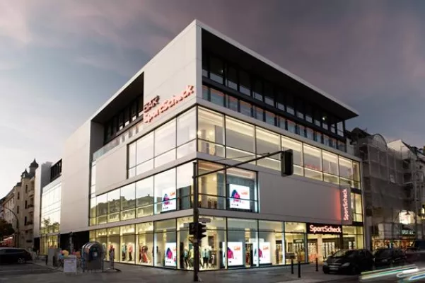 Bild: Erstligareif – SportScheck setzt in seiner neu eröffneten Berliner Filiale auf netvico-Technologie