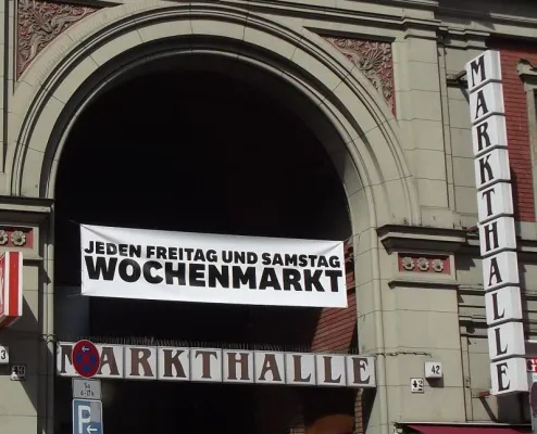 Die Berliner Feinkost Fraktion auf dem Wochenmarkt in der Markthalle Neun Bild: Die Berliner Feinkost Fraktion auf dem Wochenmarkt in der Markthalle Neun