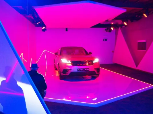MDL expo realisiert Sets für mehrteiligen Deutschland-Launch des Range Rover Velar Bild: MDL expo realisiert Sets für mehrteiligen Deutschland-Launch des Range Rover Velar