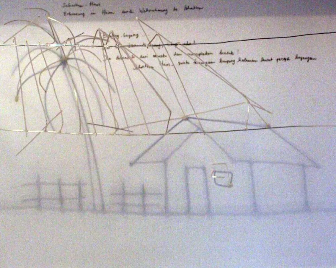 Dieses „Schattenhaus“ wird nur sichtbar, wenn Licht im richtigen Winkel auf das abstrakte Drahtgeflecht fällt. Lusi Kristani und neun weitere Konstanzer Architekturstudentinnen und -studenten entwarfe