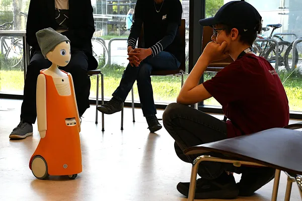 Bild: Zwischen Virtual Reality und sprechenden Robotern: Forschung hautnah an der OTH Regensburg