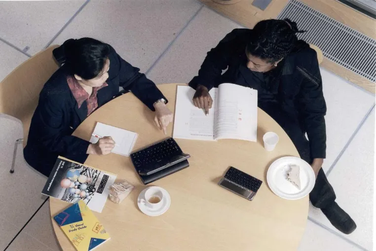 Bild: Rezession belebt bei deutschen Managern Interesse am MBA-Fernstudium an der Open University Business School