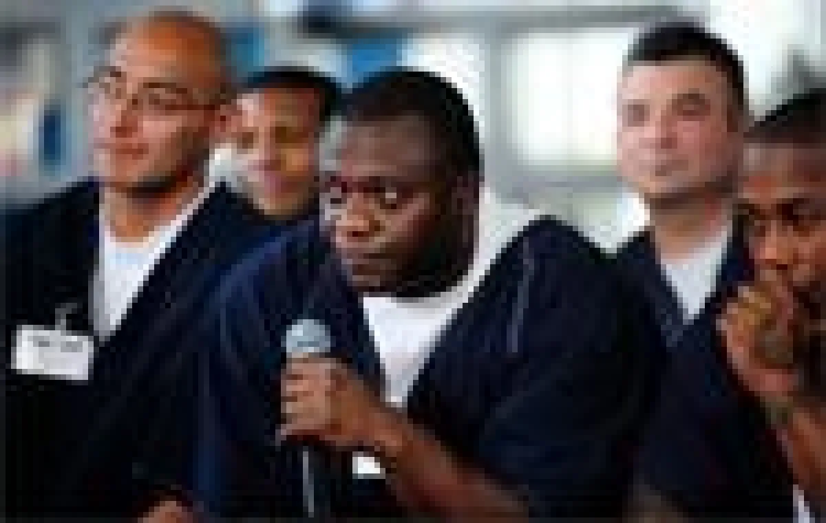 Leonhard: Unterricht in der Justizvollzugsanstalt