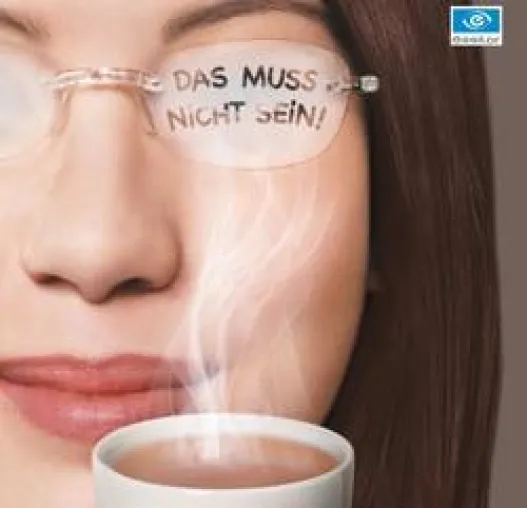 Bild: Das erste Brillenglas mit integrierter Antibeschlagtechnologie