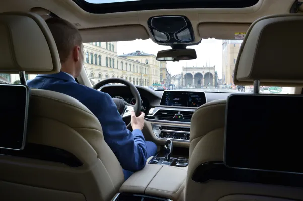 Limousinen-Service: Weit mehr als eine Alternative zum Taxi Bild: Limousinen-Service: Weit mehr als eine Alternative zum Taxi