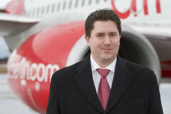 Bild: Vielflieger mit internationalem MBA: Otto Gergye von Air Berlin über das Studium an der Open University