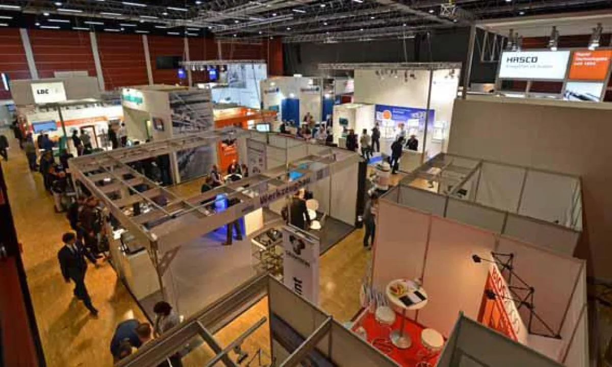 Blick in die Messehalle der [wfb]